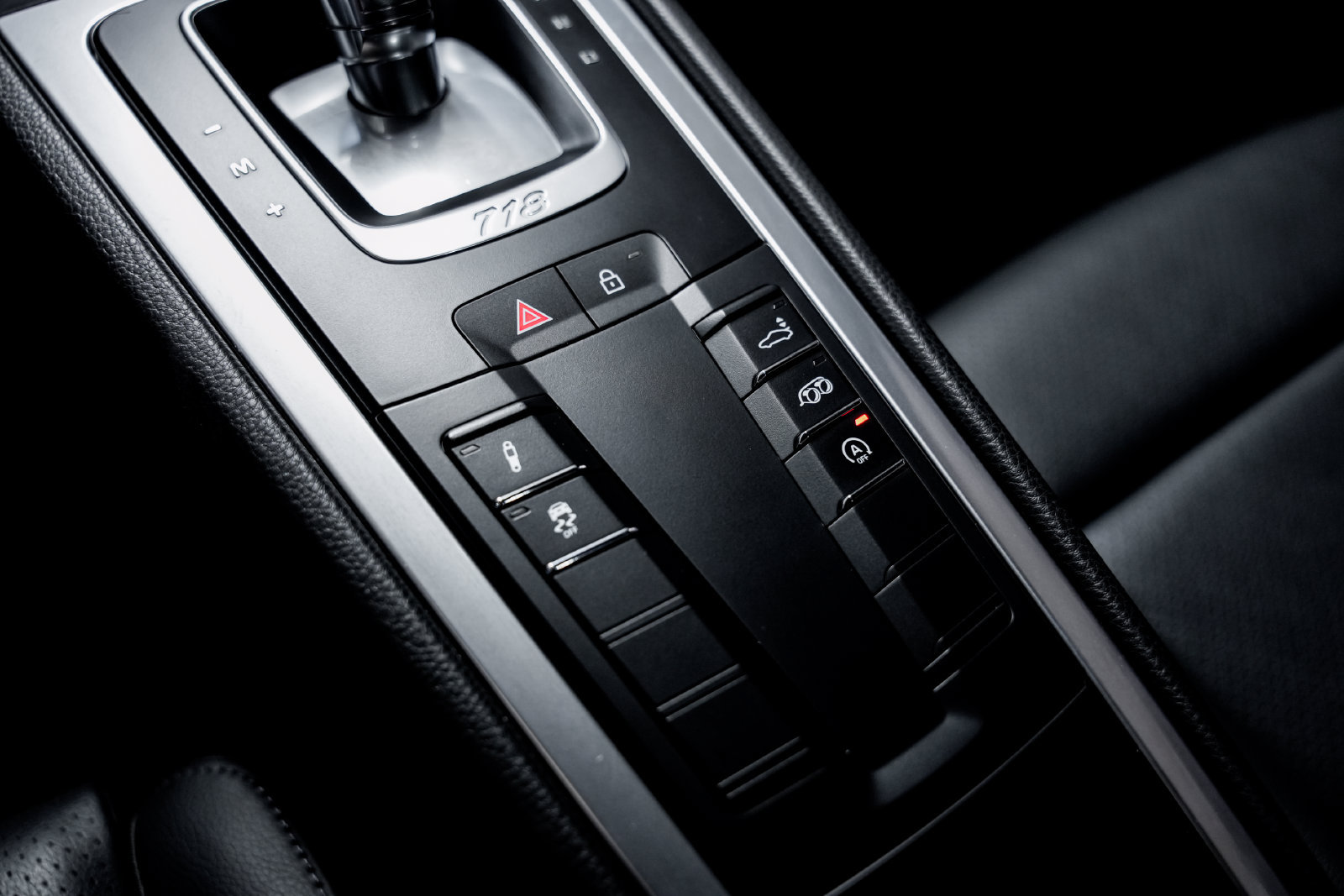 Used 2024 Porsche 718 Cayman RWD image 16