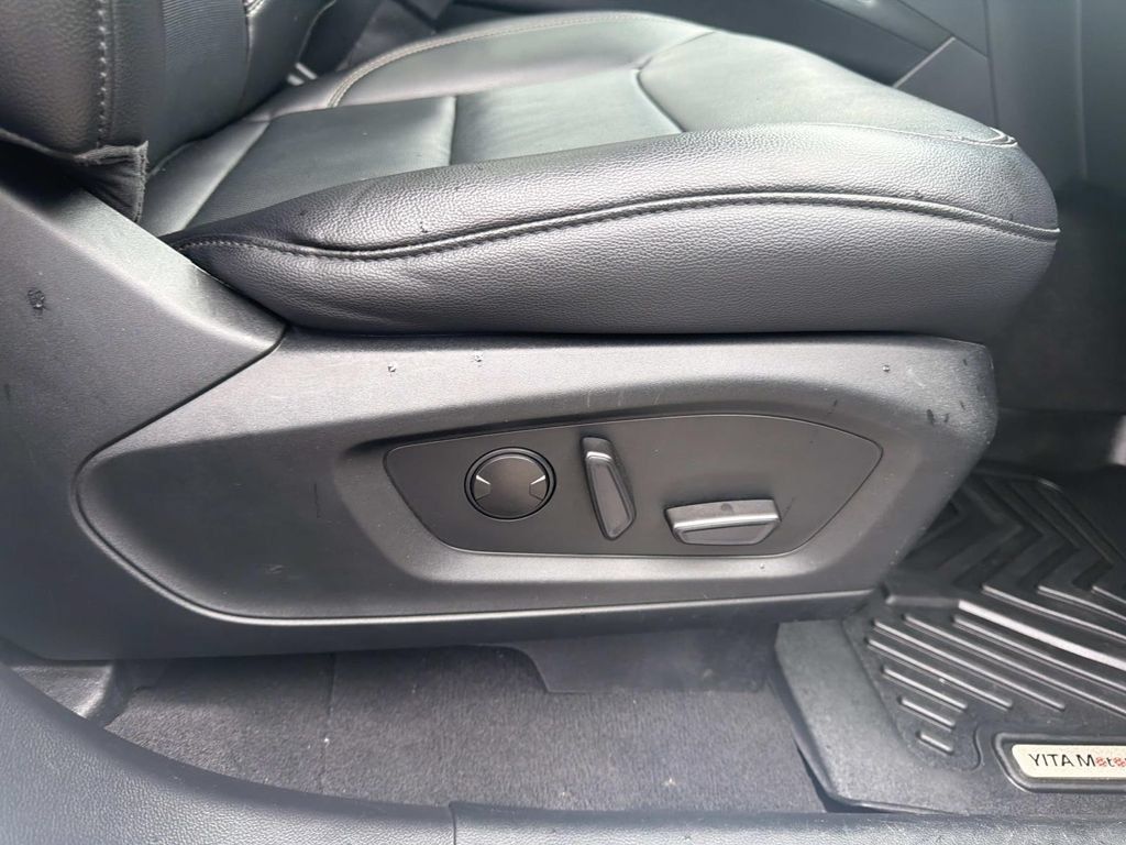 Used 2021 Ford Explorer Limited w/ Equipment Group 301A RWD image 12