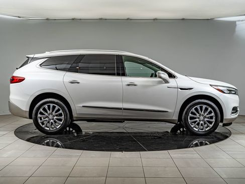Used 2019 Buick Enclave Essence FWD image 4