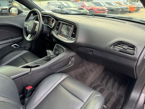 Used 2017 Dodge Challenger GT w/ Driver Convenience Group image 21