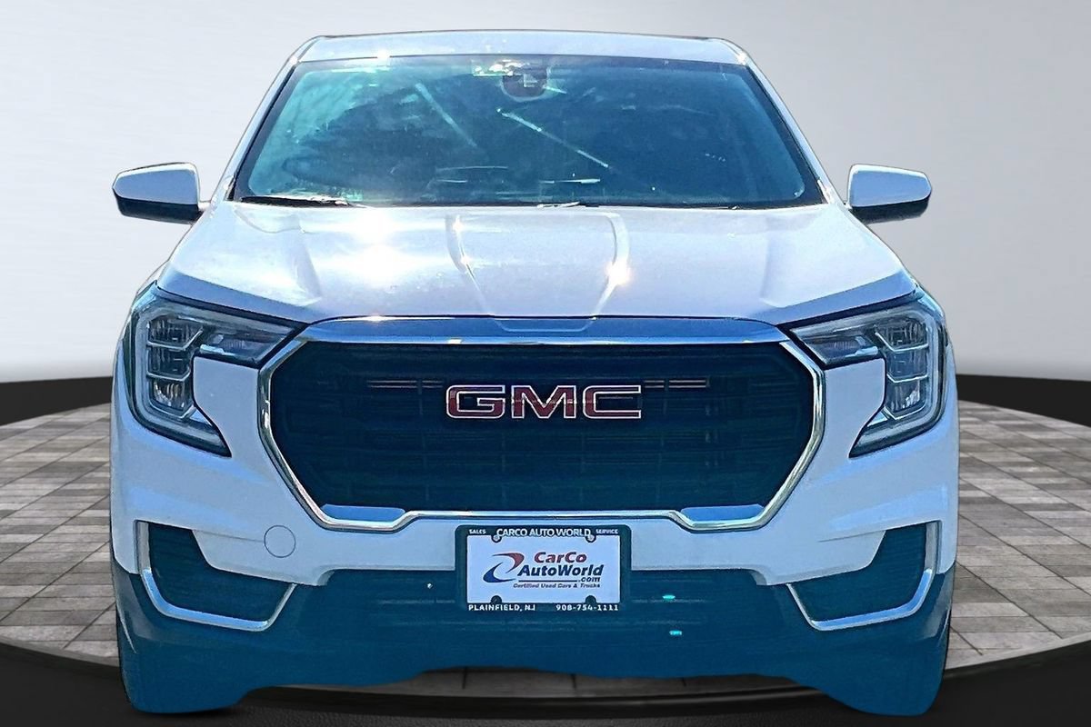 Used 2022 GMC Terrain SLE AWD/4WD image 2