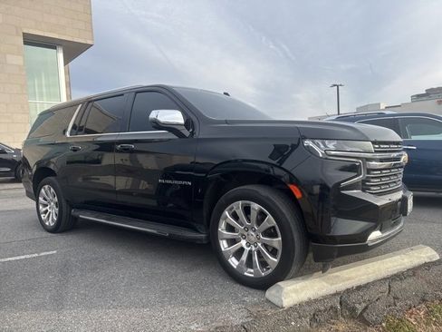 Used 2022 Chevrolet Suburban Premier image 2