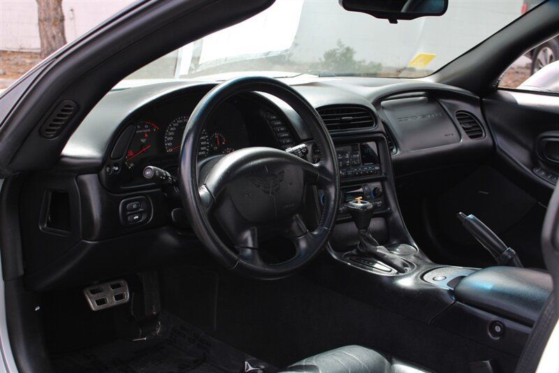 Used 1999 Chevrolet Corvette Coupe w/ Memory Pkg RWD image 16