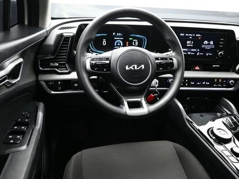 Used 2025 Kia Sportage LX FWD image 16