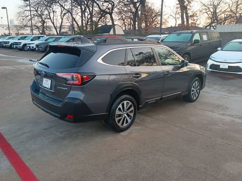 Used 2025 Subaru Outback Premium image 10