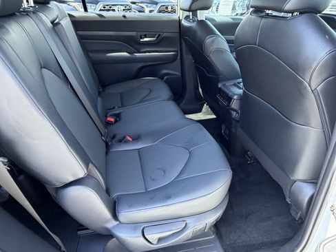 Certified 2026 Toyota Grand Highlander AWD Hybrid image 12