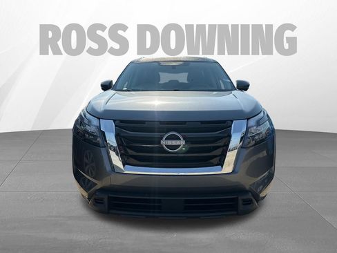 Used 2025 Nissan Pathfinder SV FWD image 2