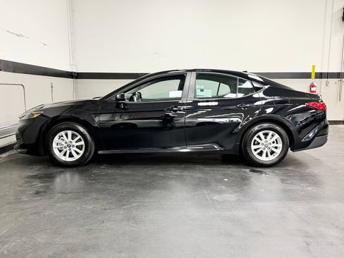 Used 2026 Toyota Camry LE FWD image 9