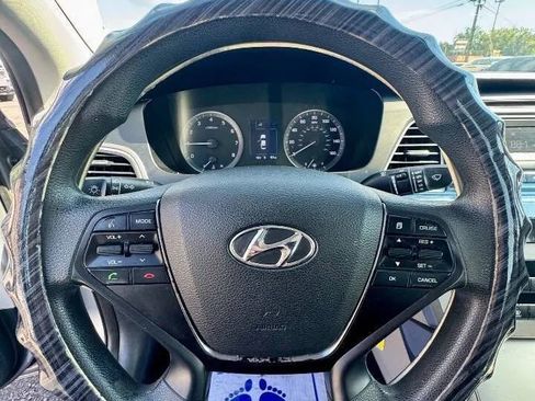 Used 2016 Hyundai Sonata SE FWD image 12