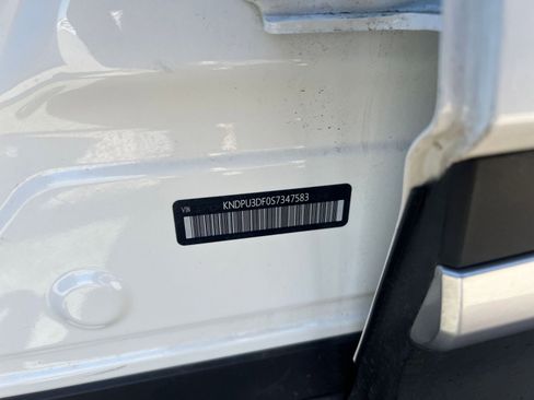 Used 2025 Kia Sportage LX image 28