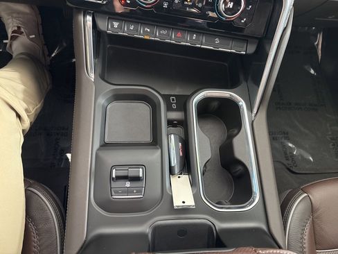 Used 2025 GMC Sierra 2500 Denali w/ Technology Package image 14