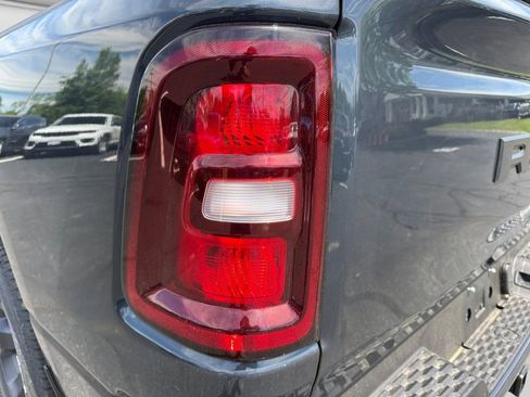 New 2026 RAM 1500 Express AWD/4WD image 21