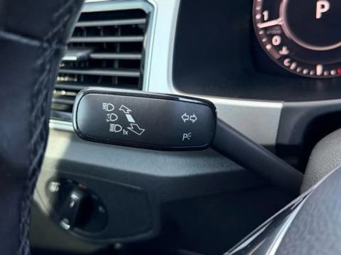 Used 2019 Volkswagen Atlas SEL Premium image 37