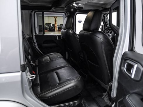 Used 2022 Jeep Wrangler Unlimited Sahara w/ Cold Weather Group AWD/4WD image 40