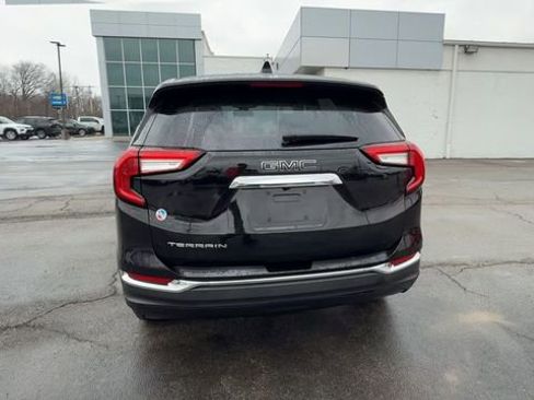 Used 2024 GMC Terrain SLE image 7