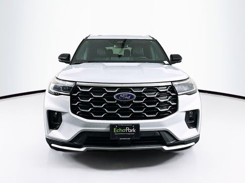 Used 2025 Ford Explorer Platinum w/ LUX Leather Package AWD/4WD image 2