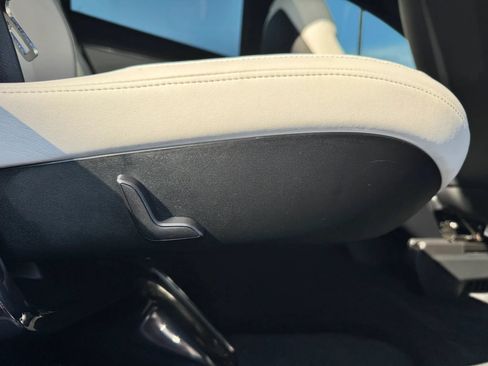 Used 2022 Tesla Model X Plaid AWD/4WD image 19