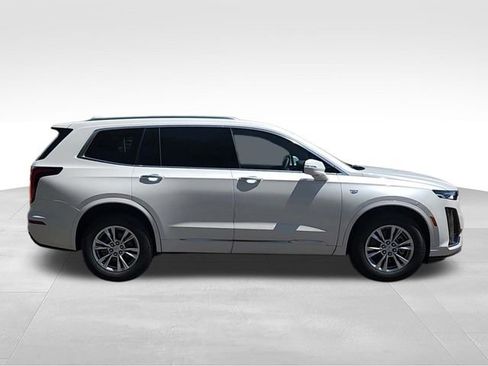 New 2025 Cadillac XT6 Luxury AWD/4WD image 9