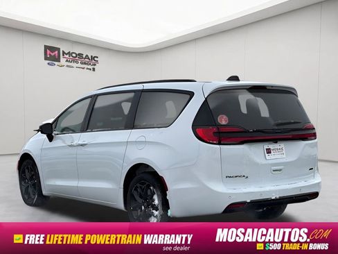 New 2026 Chrysler Pacifica Select w/ S Appearance Package AWD/4WD image 4