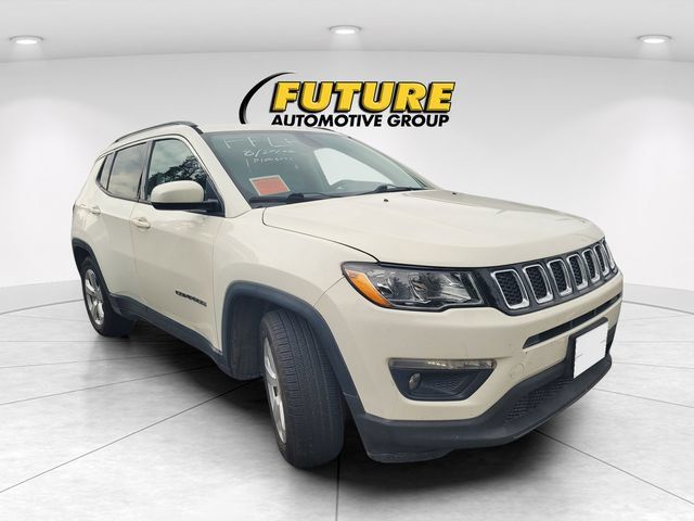 Used 2019 Jeep Compass Latitude FWD image 1