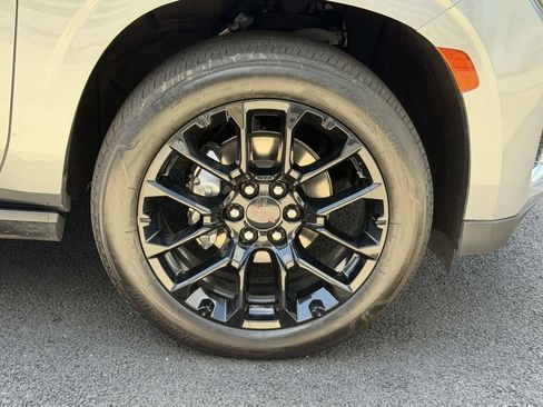 Used 2023 GMC Yukon XL Denali w/ Max Trailering Package AWD/4WD image 9