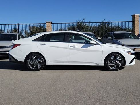 New 2026 Hyundai Elantra Limited image 26