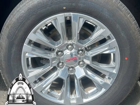 Used 2021 GMC Yukon Denali AWD/4WD image 9