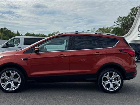 Used 2019 Ford Escape Titanium image 12