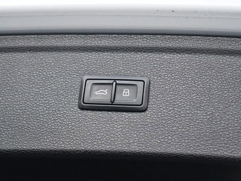 Used 2022 Audi SQ5 Premium Plus w/ Premium Plus Package image 9