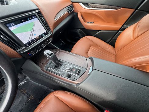 Used 2022 Maserati Levante GT image 22