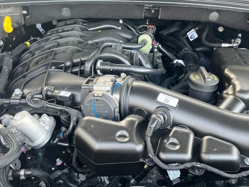 New 2025 Jeep Grand Cherokee Laredo X w/ Luxury Tech Group I image 22