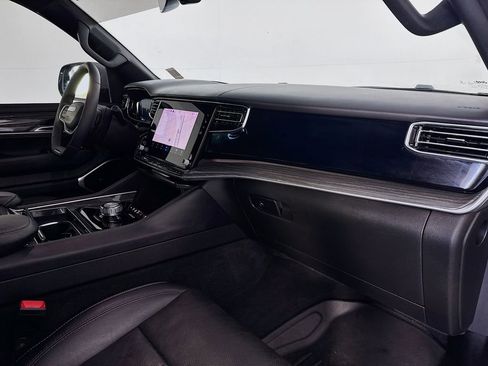 Used 2022 Jeep Wagoneer Series III w/ Premium Group I RWD image 32