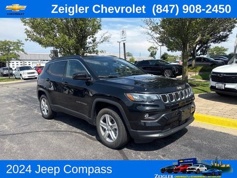 Used 2024 Jeep Compass Latitude AWD/4WD image 1