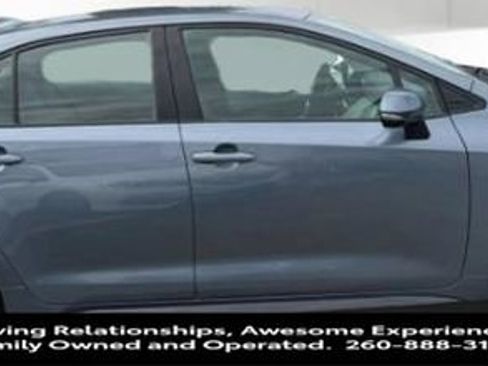 Used 2024 Toyota Corolla SE FWD image 3
