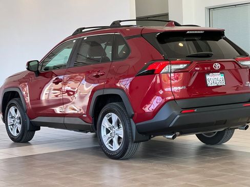 Certified 2025 Toyota RAV4 LE AWD/4WD image 6