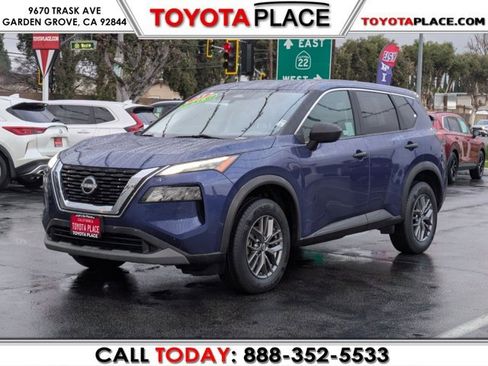 Used 2023 Nissan Rogue S image 1
