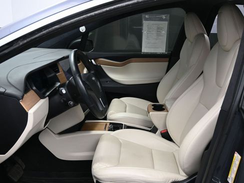Used 2021 Tesla Model X Long Range image 16