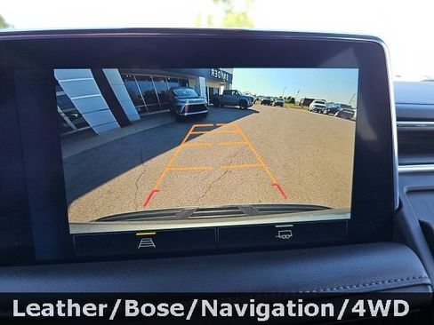 Used 2023 Chevrolet Suburban LT image 23