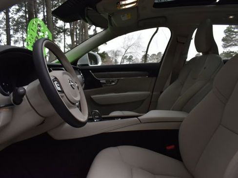 New 2024 Volvo S90 B6 Plus image 21