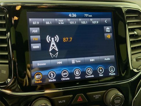 Used 2019 Jeep Grand Cherokee Limited w/ Luxury Group II image 15