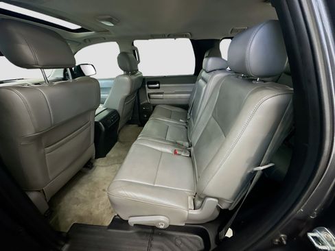 Used 2011 Toyota Sequoia Limited AWD/4WD image 29