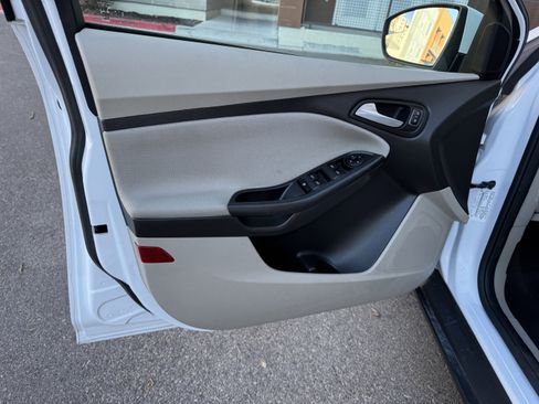 Used 2016 Ford Focus SE image 14