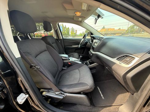 Used 2014 Dodge Journey SXT image 17