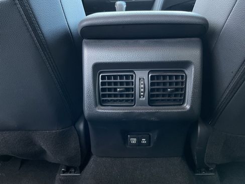 Used 2025 Toyota Camry SE image 18