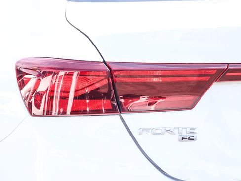 Used 2022 Kia Forte Sedan FWD image 7