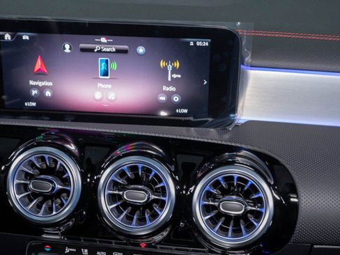 New 2025 Mercedes-Benz CLA 35 AMG 4MATIC image 19