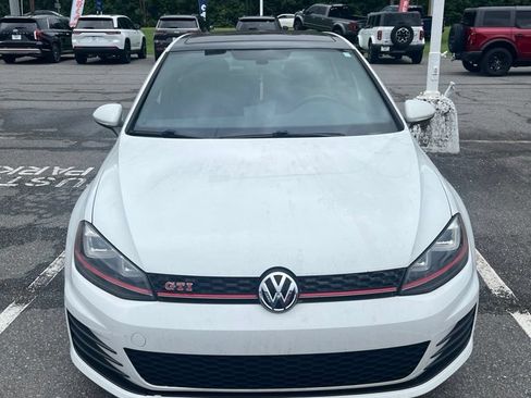 Used 2017 Volkswagen GTI SE FWD image 2