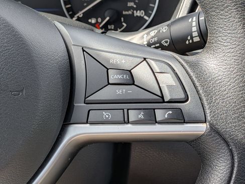 Used 2024 Nissan Altima 2.5 SV FWD image 19