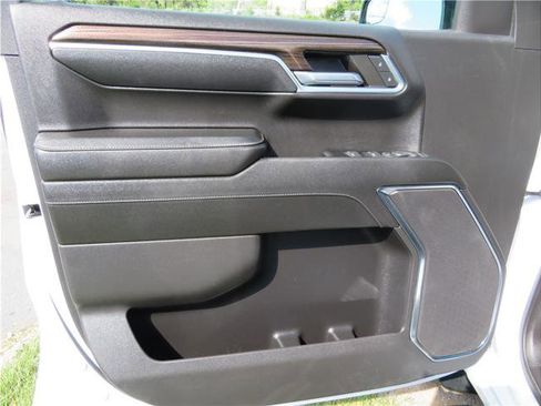 Used 2024 Chevrolet Silverado 1500 LT Trail Boss w/ Protection Package image 14