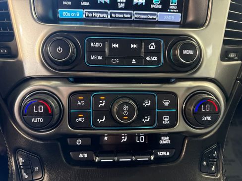 Used 2019 Chevrolet Suburban Premier AWD/4WD image 28